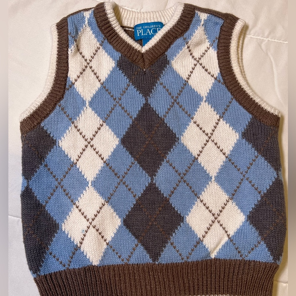 The Children’s Place V-Neck cotton Argyle sweater vest brown, blue and white